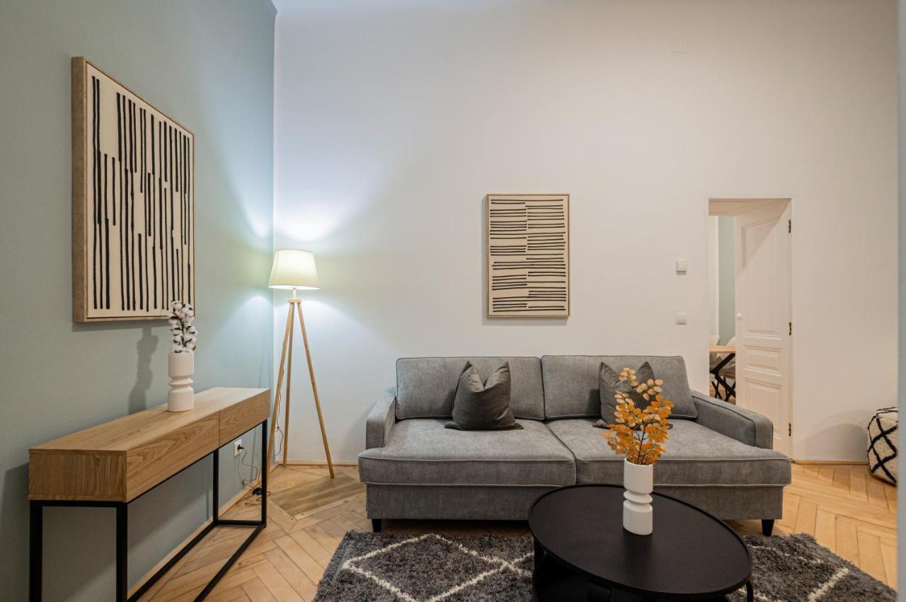 Charming Apt Perfect For 4-6 Tram, Self-Checkin ウィーン エクステリア 写真