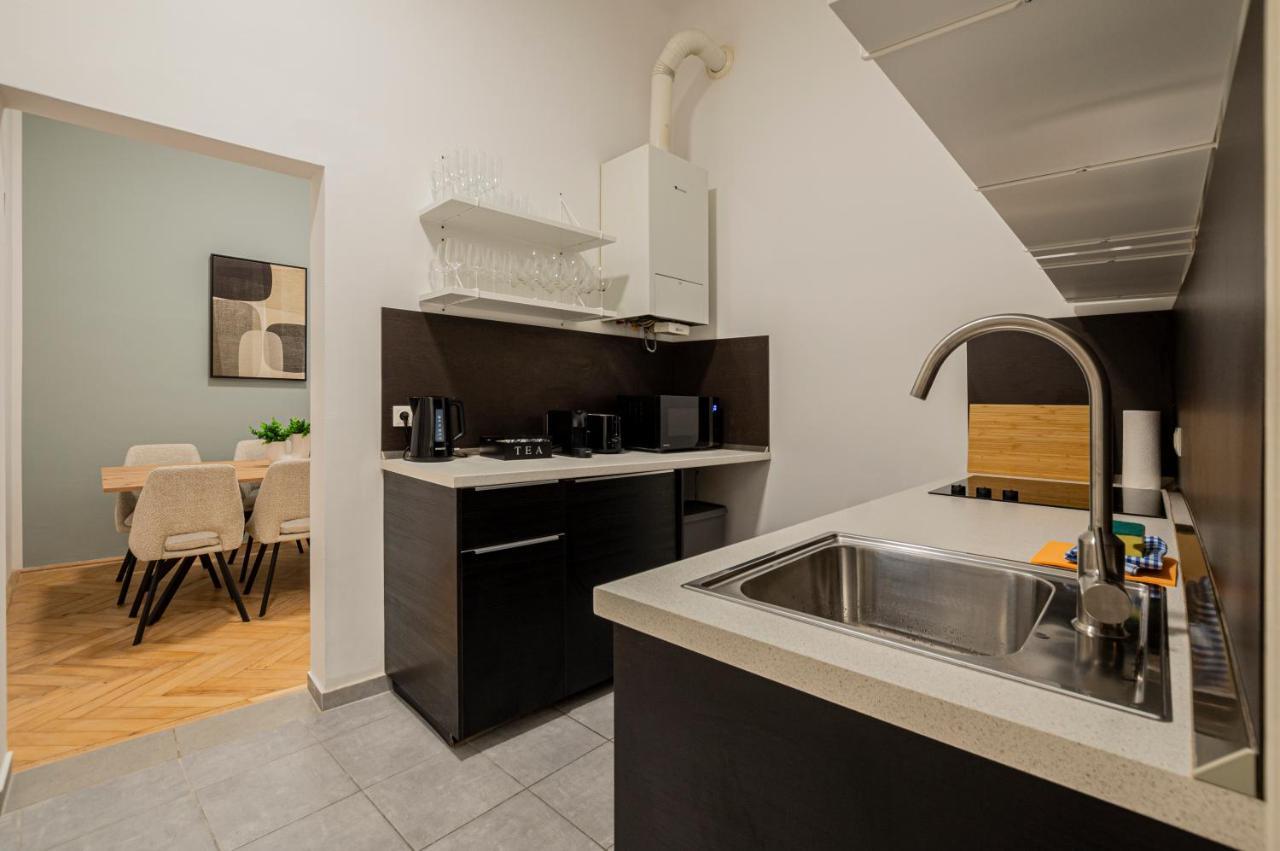 Charming Apt Perfect For 4-6 Tram, Self-Checkin ウィーン エクステリア 写真